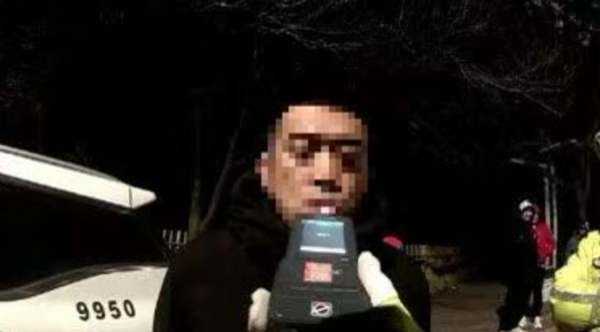 喝几瓶啤酒没事？济南一须眉心存荣幸酒后驾车终被查